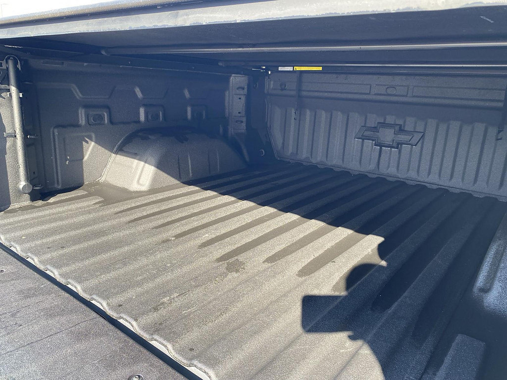 Used 2025 Chevrolet Silverado 1500 High Country AWD/4WD image 17