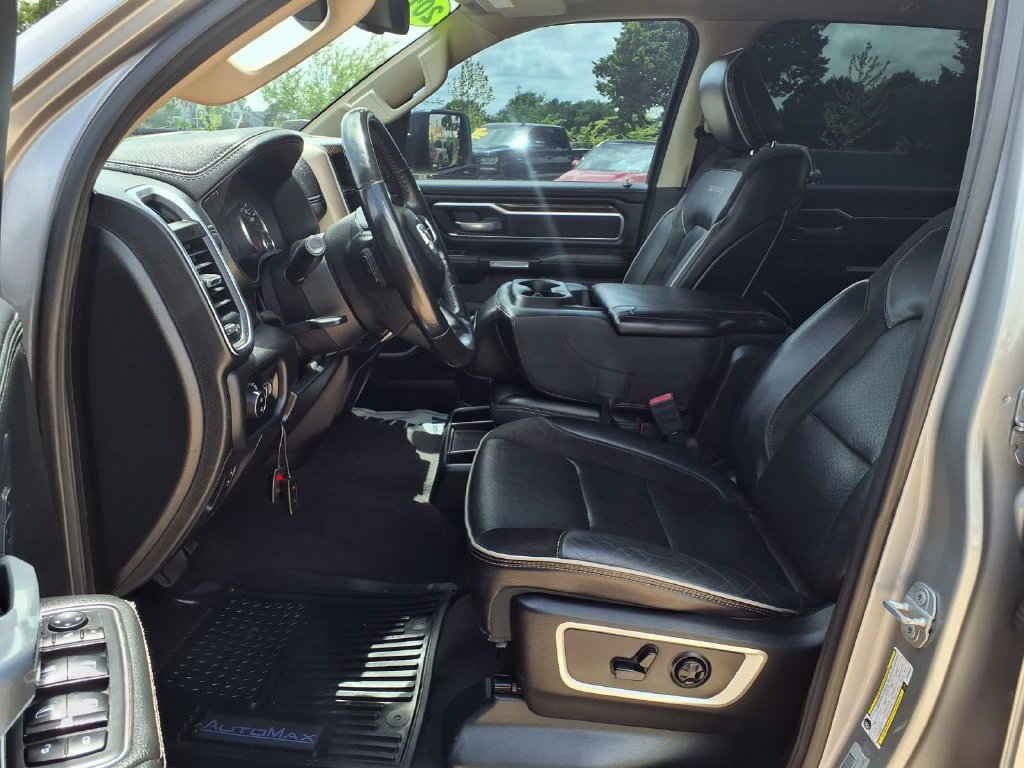 Used 2019 RAM 1500 Laramie AWD/4WD image 11