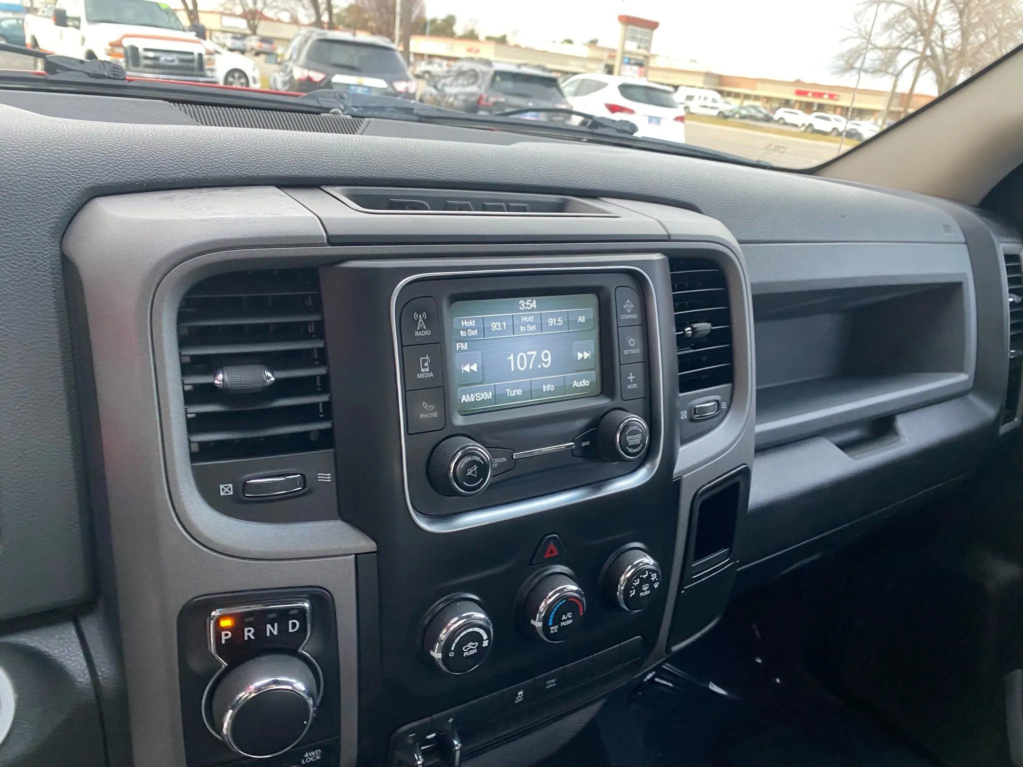 Used 2015 RAM 1500 Express image 11