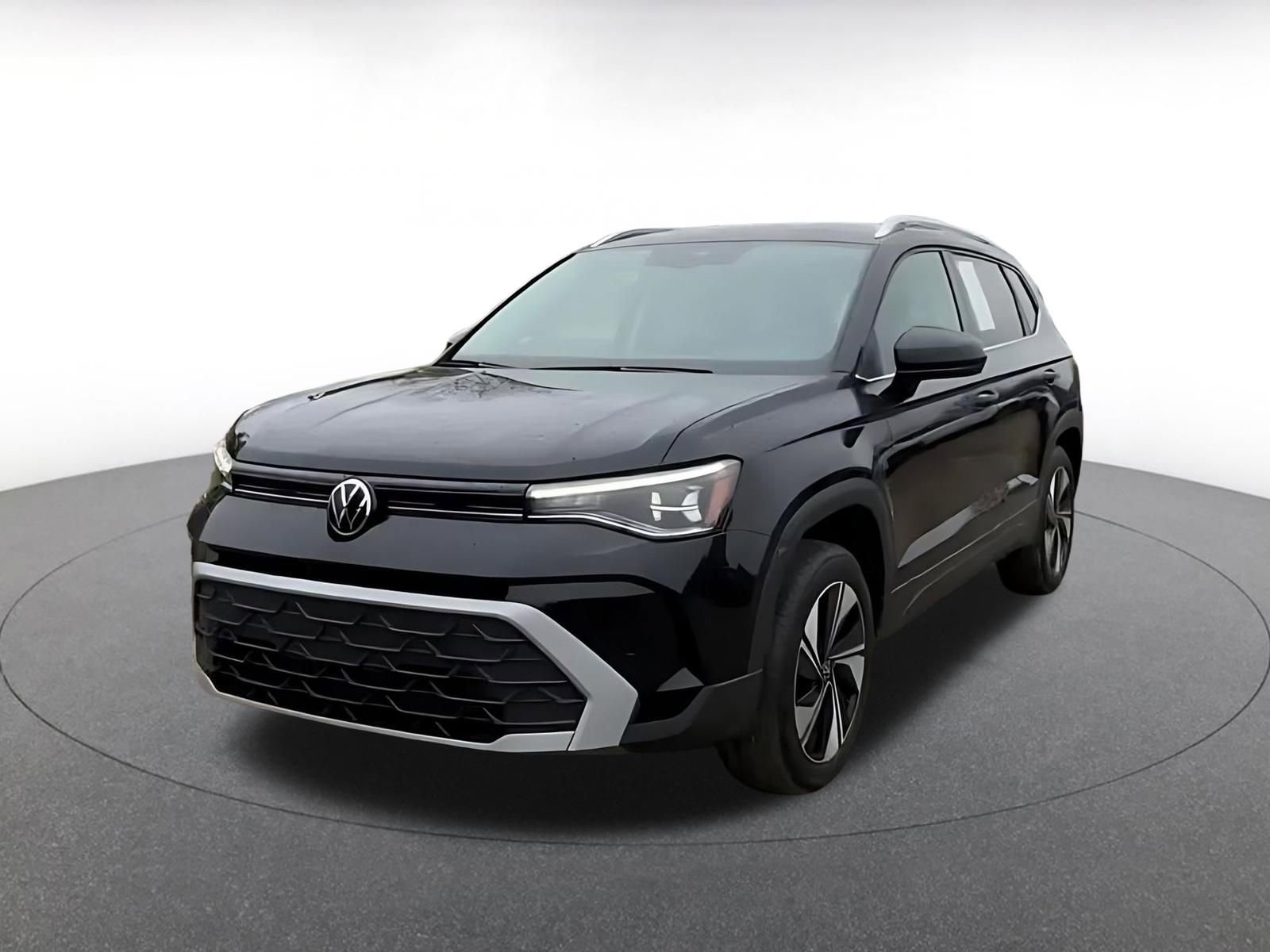 Used 2025 Volkswagen Taos SE AWD/4WD image 7