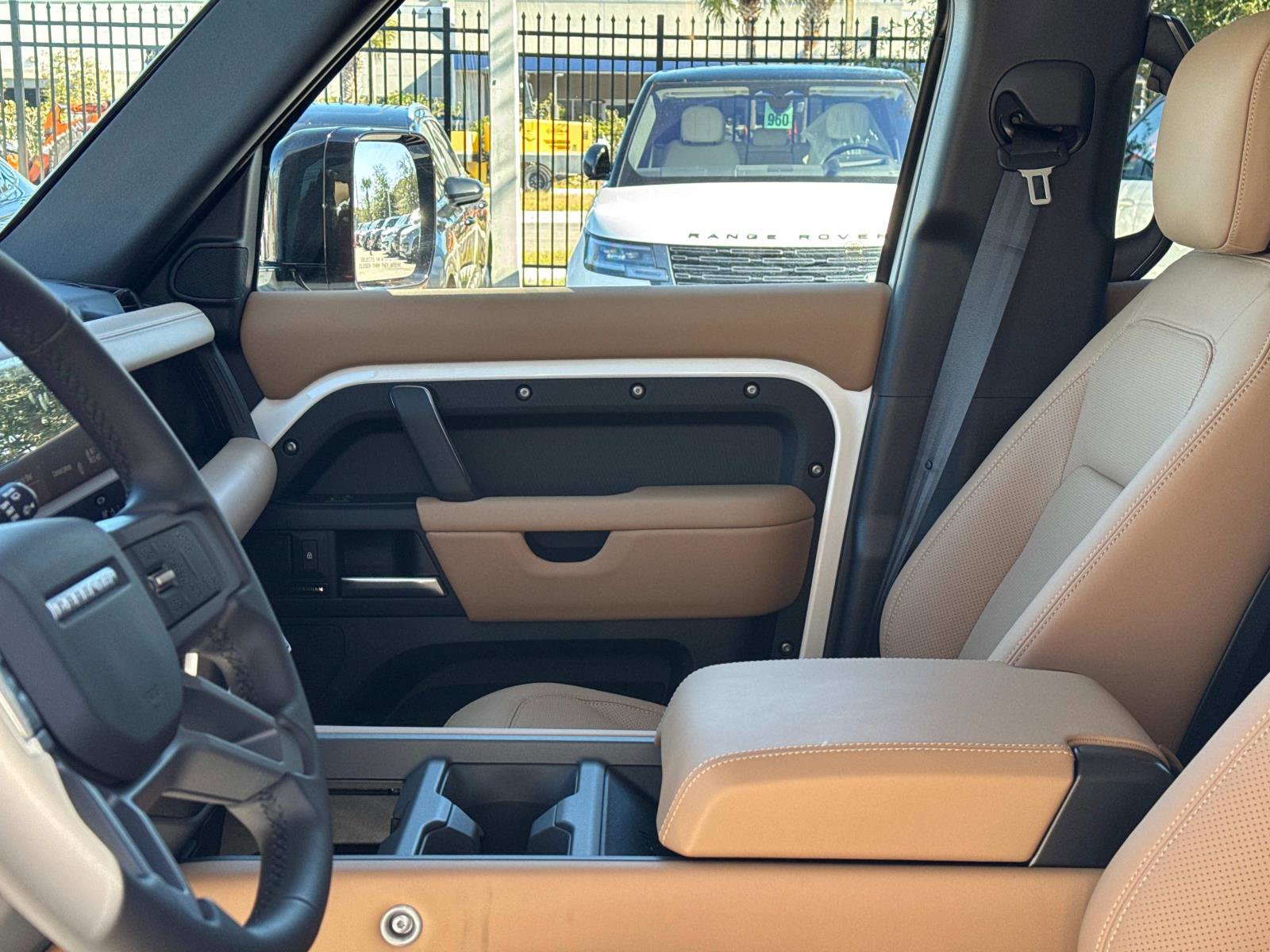 Used 2025 Land Rover Defender 110 S image 21