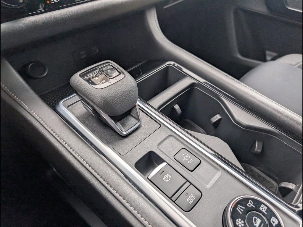 Used 2024 Nissan Pathfinder SV image 19