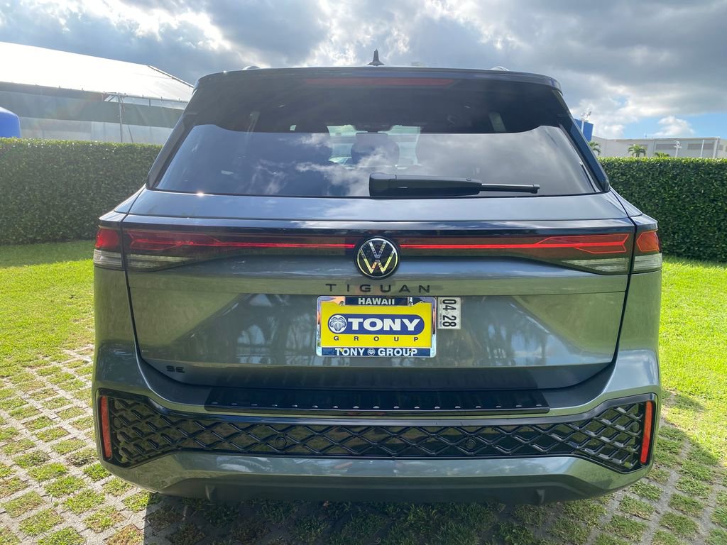 New 2026 Volkswagen Tiguan SE R-Line FWD image 24