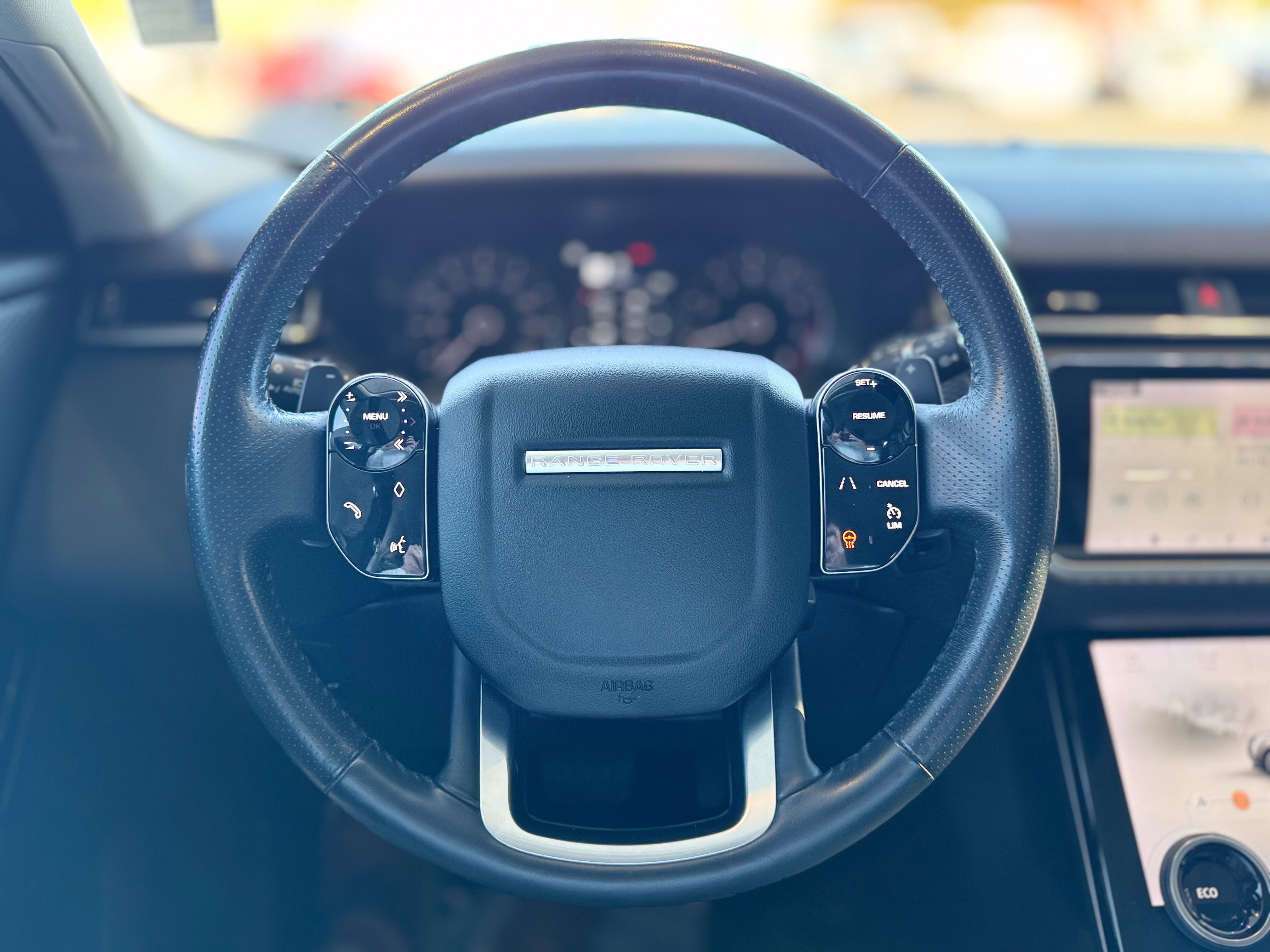 Used 2018 Land Rover Range Rover Velar S AWD/4WD image 47