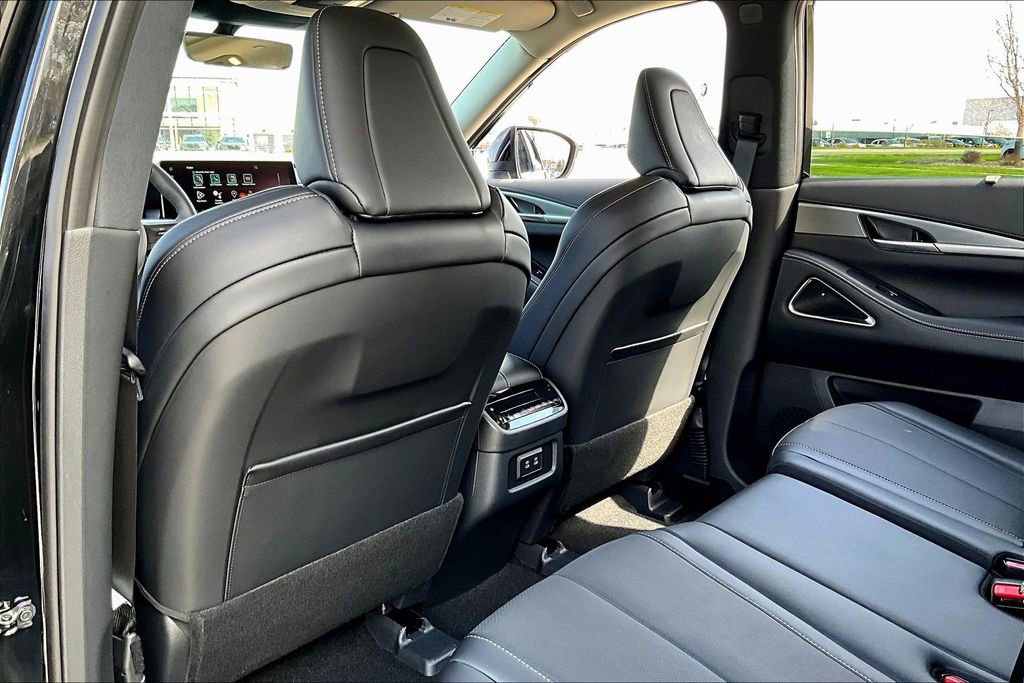 Certified 2026 INFINITI QX60 Luxe w/ Cargo Package image 31