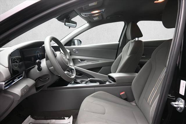 Used 2024 Hyundai Elantra SEL FWD image 8