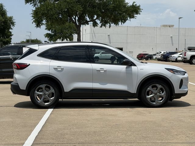Used 2025 Ford Escape ST-Line w/ Equipment Group 301A FWD image 3
