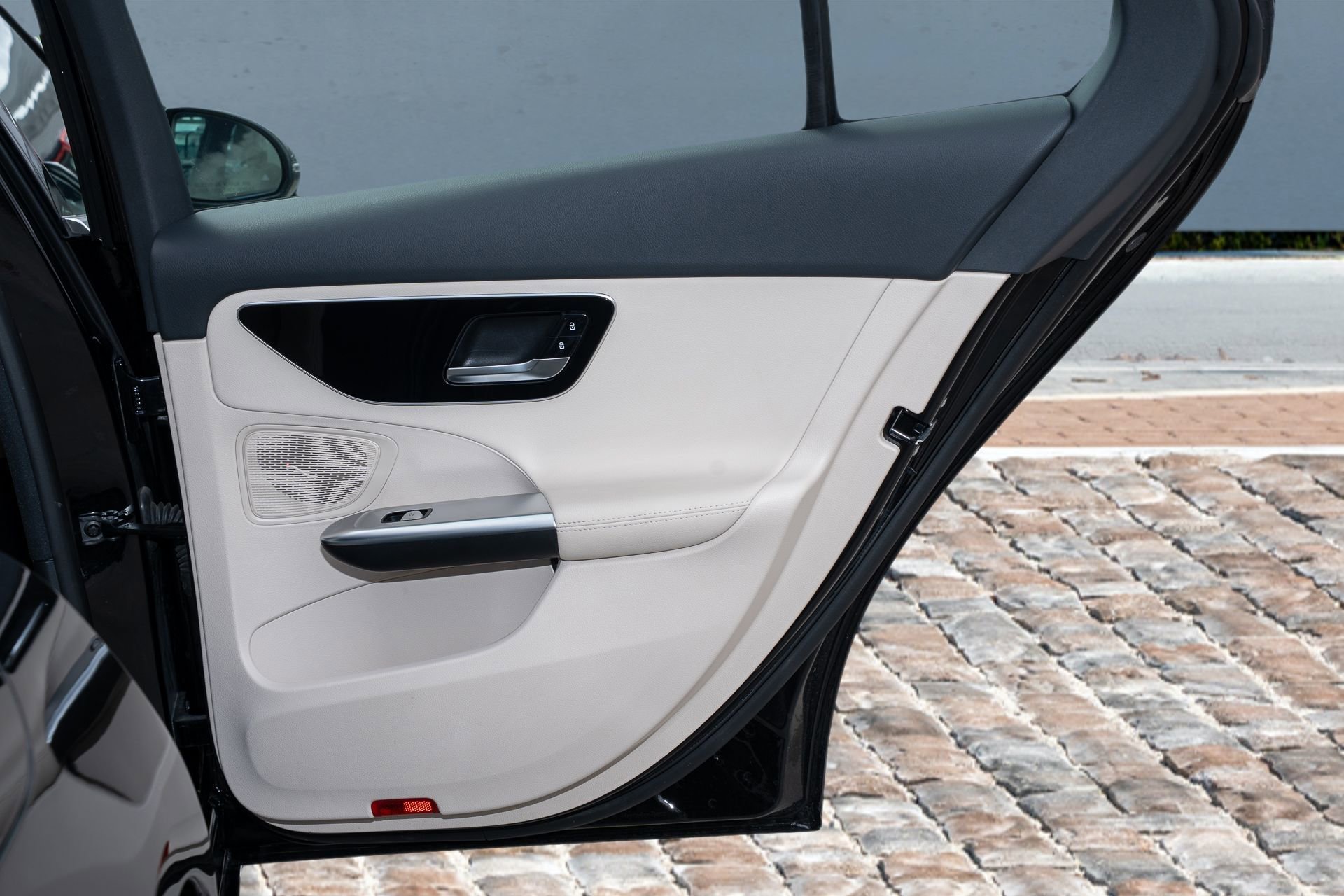 Used 2025 Mercedes-Benz C 300 4MATIC Sedan image 14