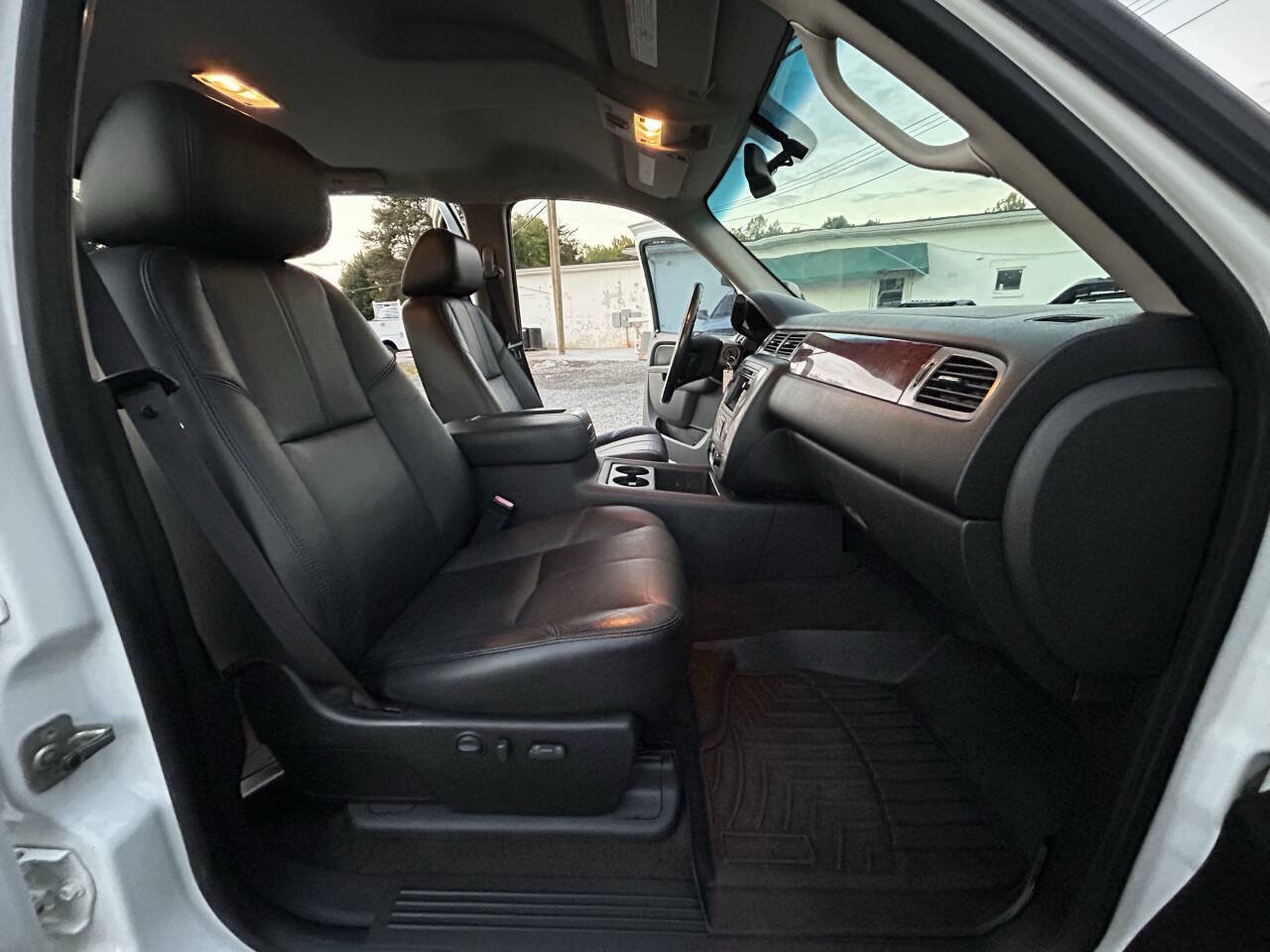 Used 2010 GMC Sierra 3500 SLT w/ SLT Convenience Package AWD/4WD image 22