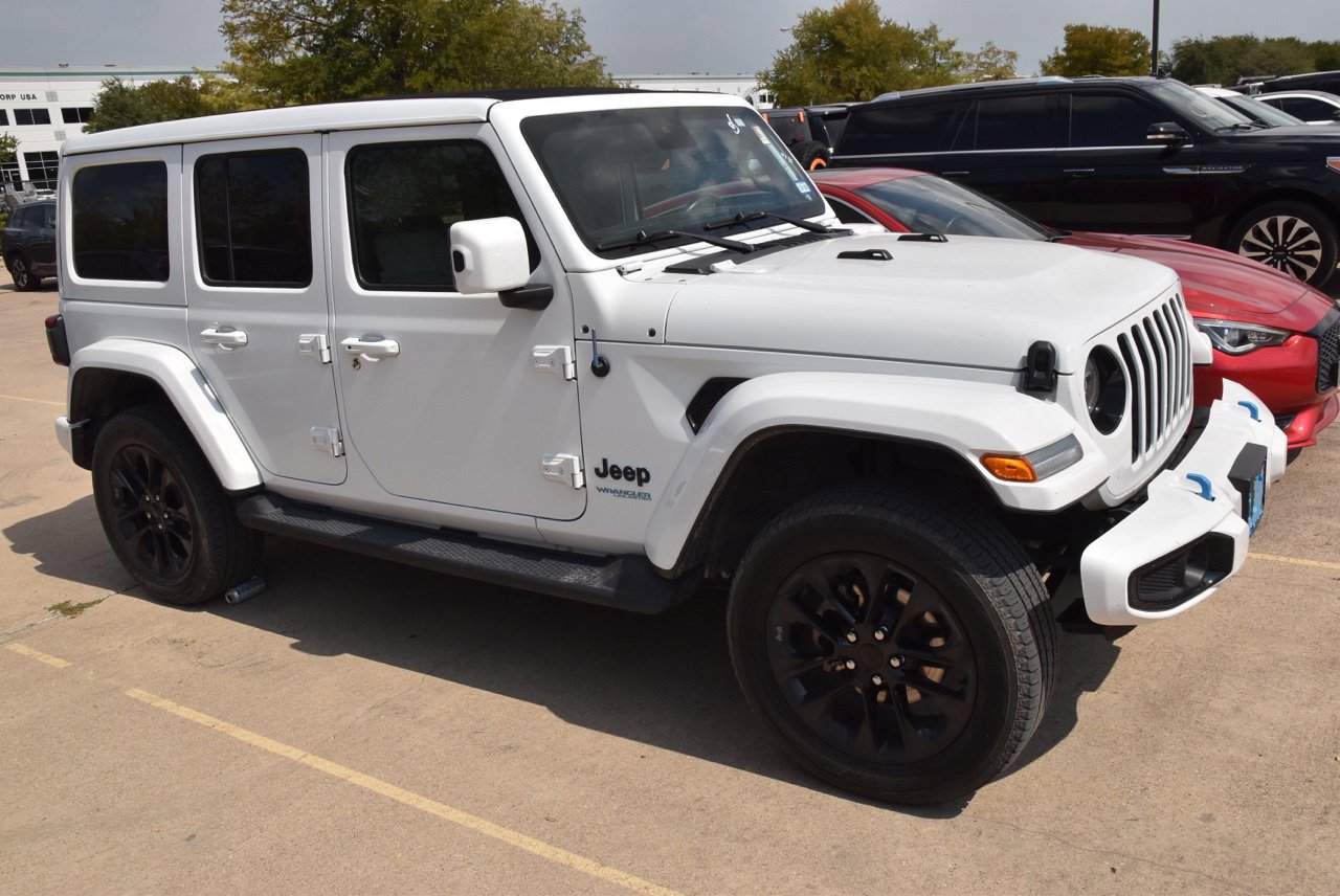 Used 2021 Jeep Wrangler Unlimited Sahara AWD/4WD image 4