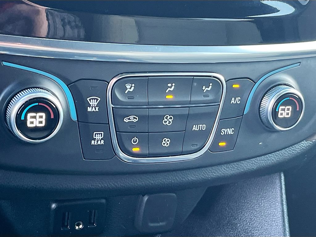 Used 2023 Chevrolet Traverse LS AWD/4WD image 14