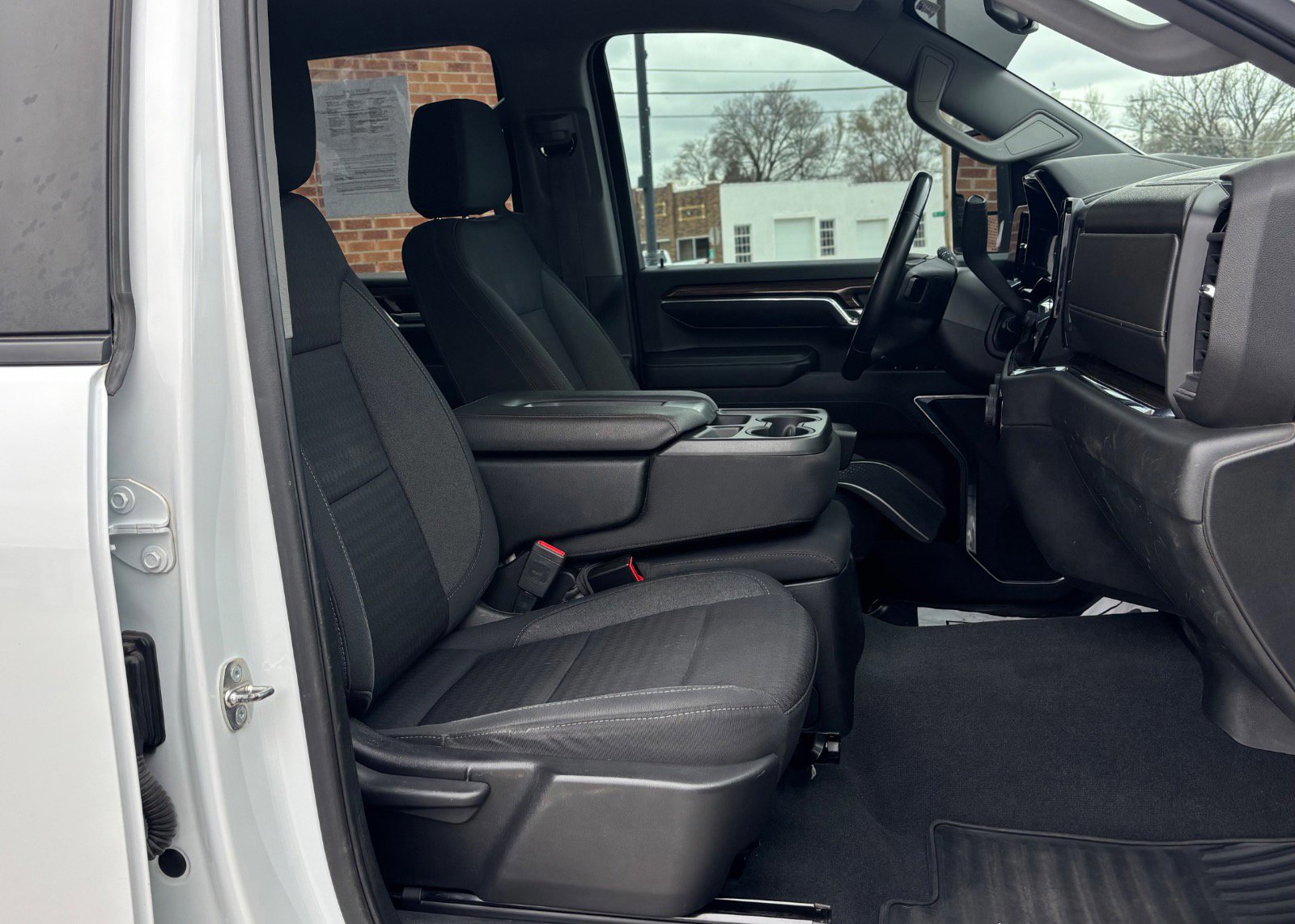 Used 2024 Chevrolet Silverado 2500 LT w/ Z71 Off-Road Package image 25