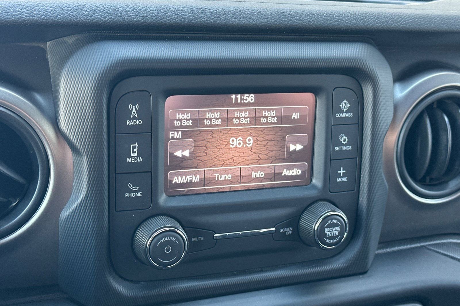 Used 2020 Jeep Wrangler Sport image 19