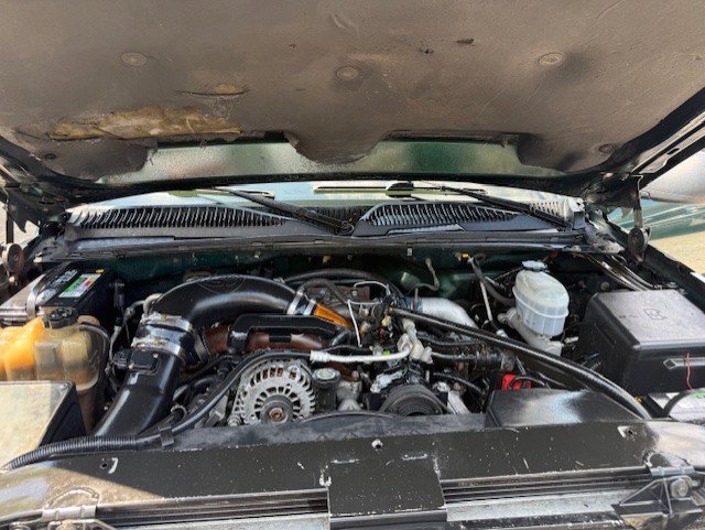 Used 2005 Chevrolet Silverado 2500 LT w/ Heavy-Duty Power Package image 9
