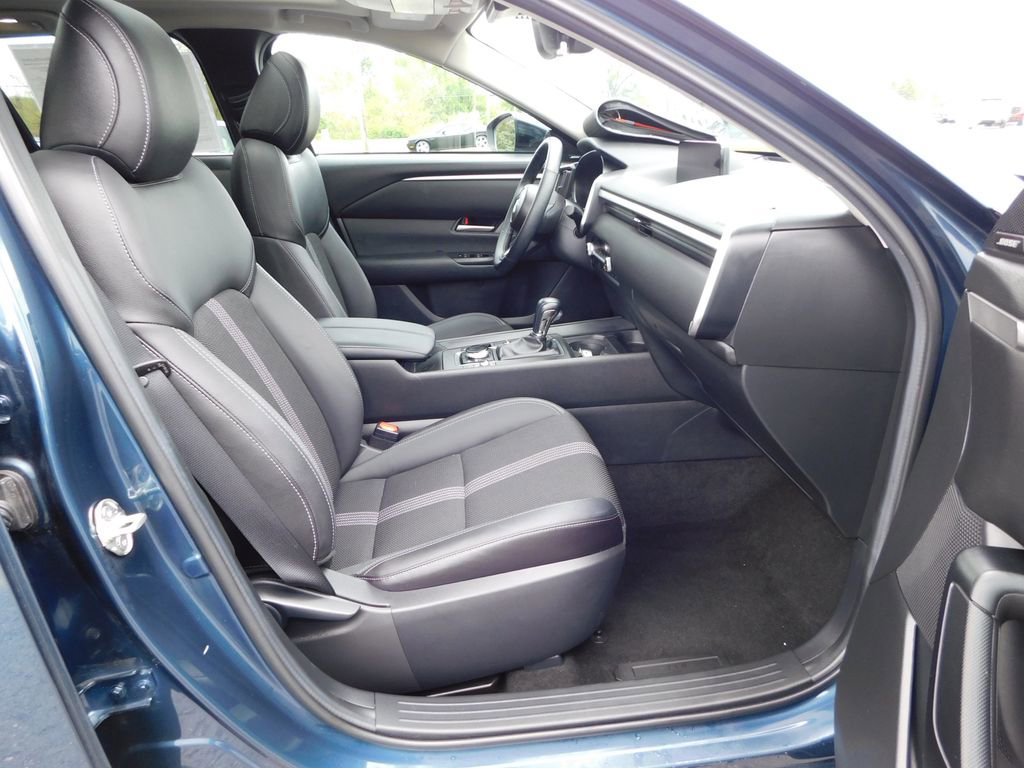 Used 2025 MAZDA CX-50 AWD 2.5 S w/ Premium Package image 18