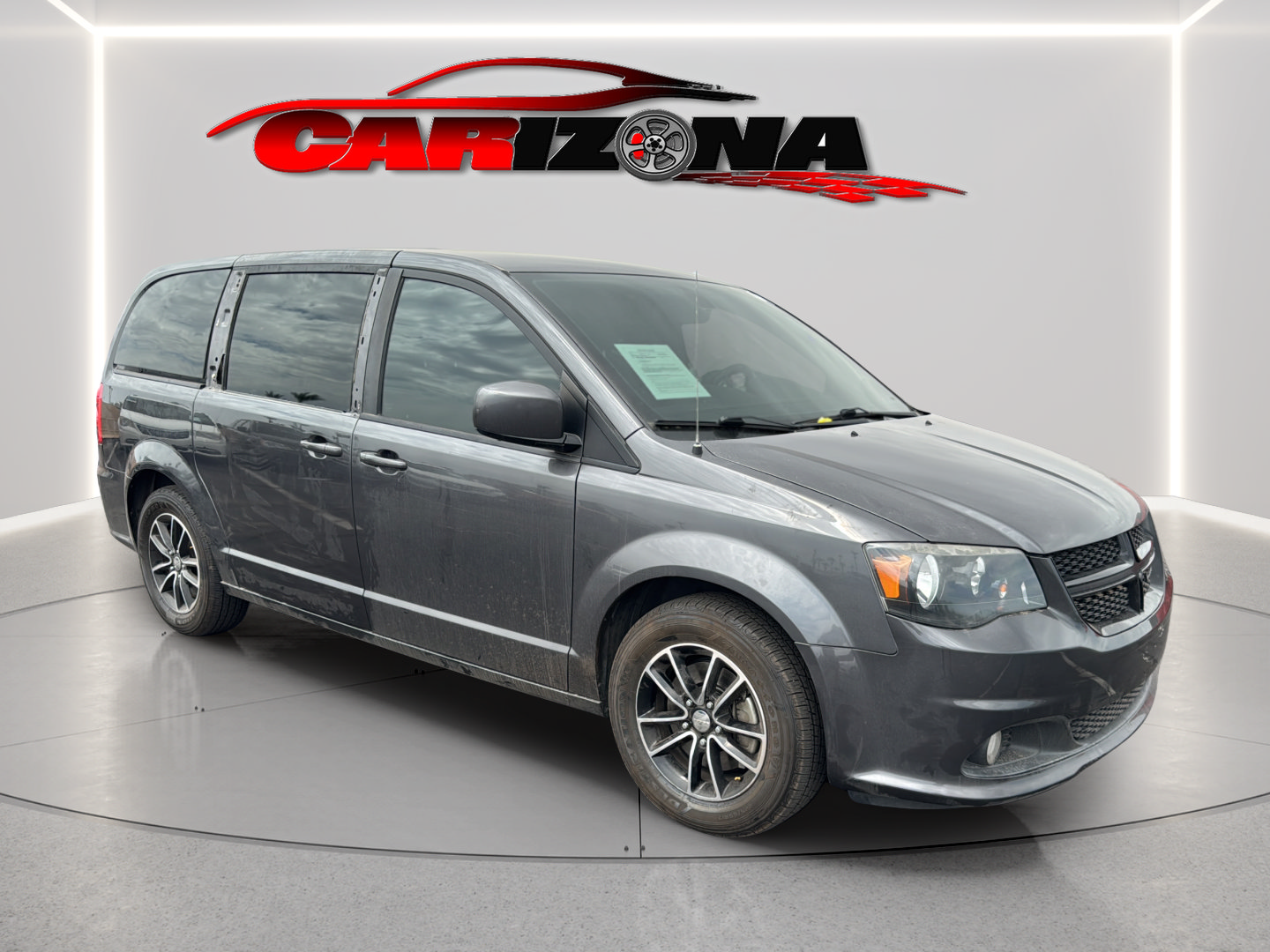 Used 2018 Dodge Grand Caravan SE FWD image 2