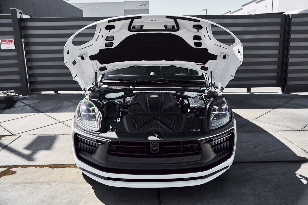 Used 2025 Porsche Macan GTS image 15