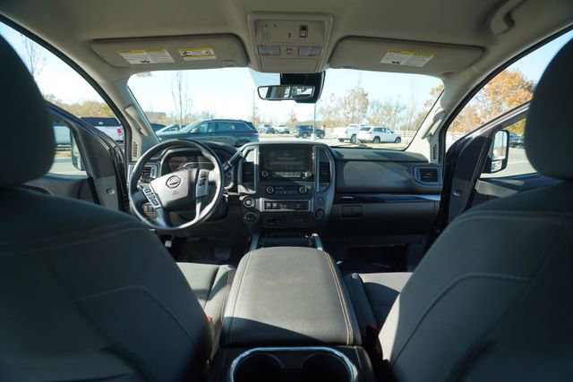 Used 2024 Nissan Titan SV w/ SV Convenience Package image 23