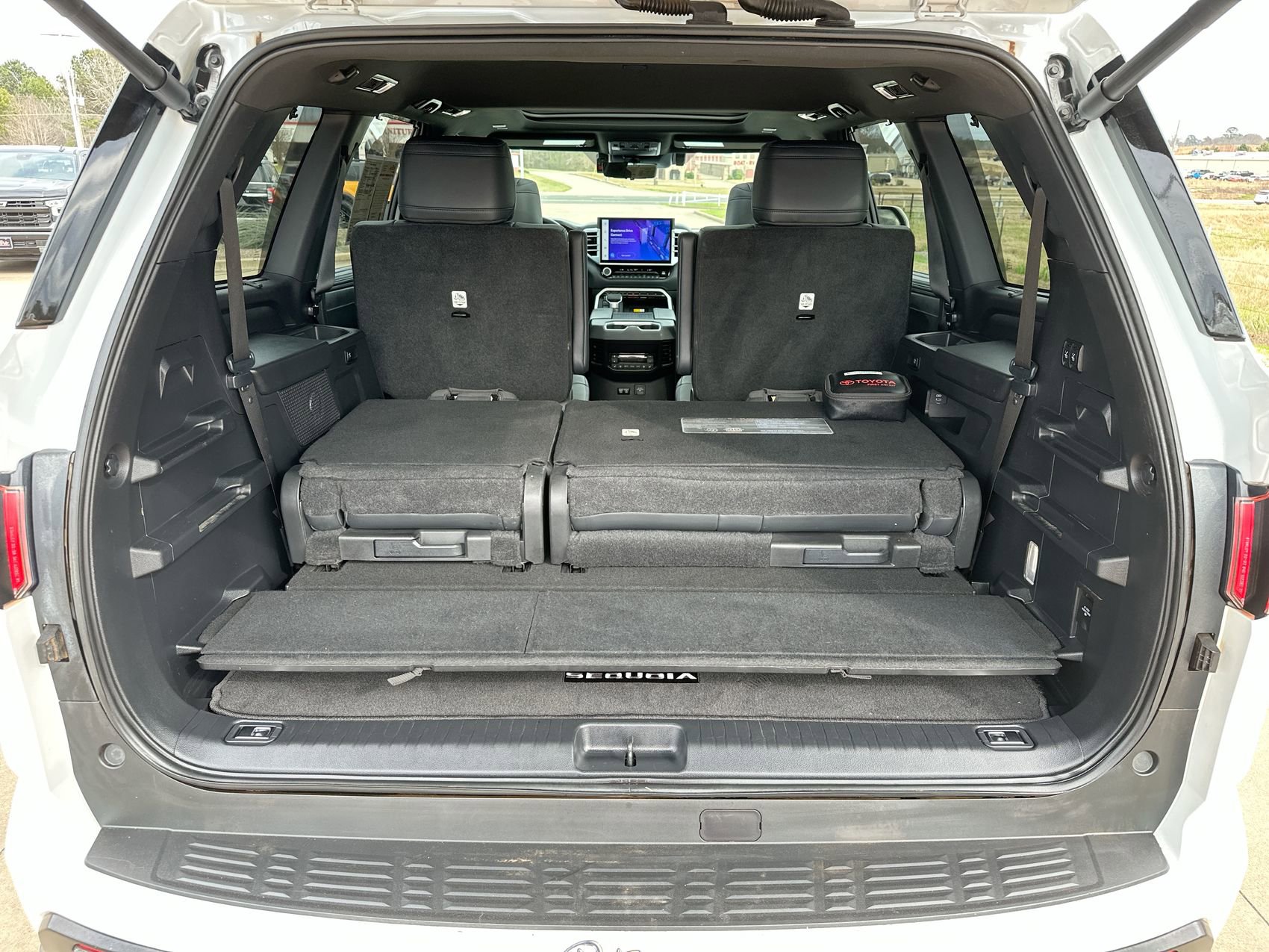 Used 2024 Toyota Sequoia Platinum AWD/4WD image 24
