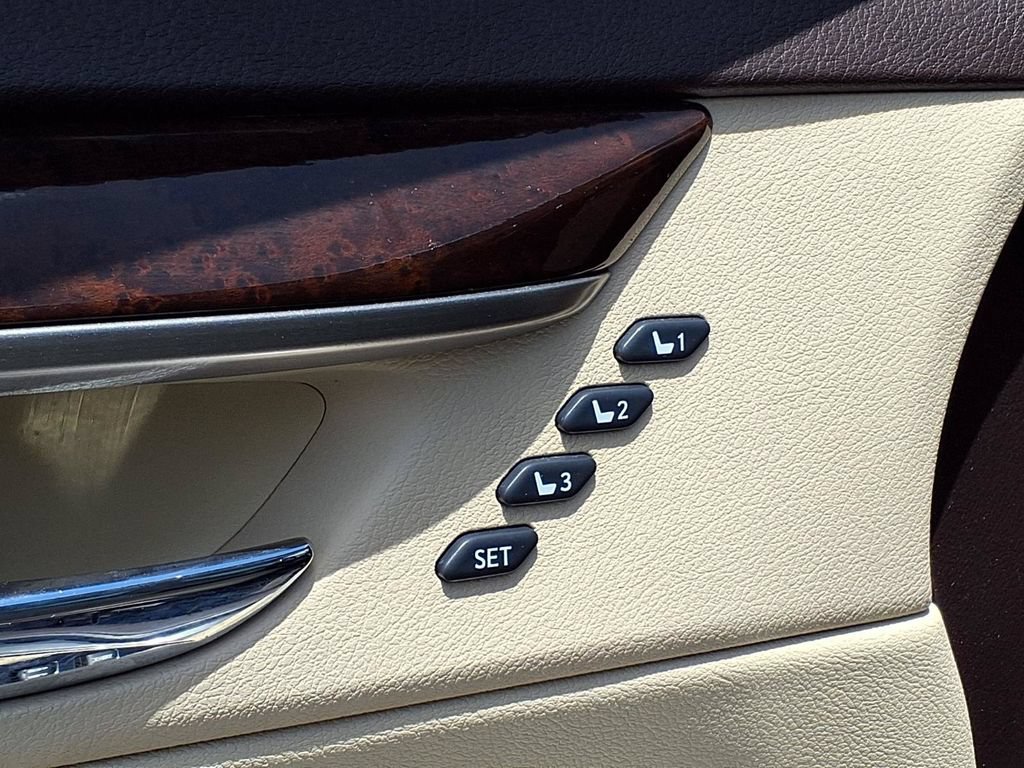 Used 2017 Lexus ES 350 w/ Premium Package FWD image 29