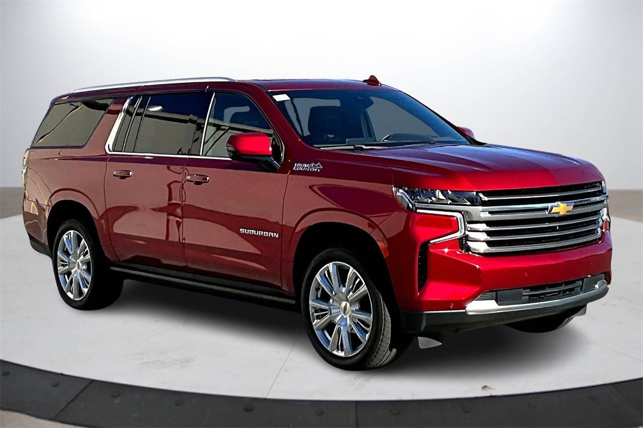 Used 2024 Chevrolet Suburban High Country image 2