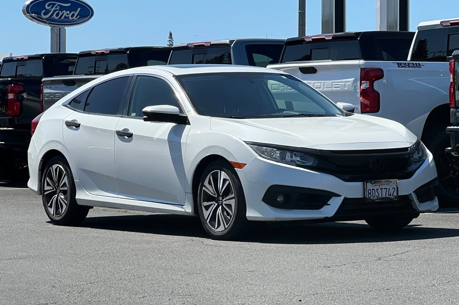 Used 2018 Honda Civic EX-T image 2