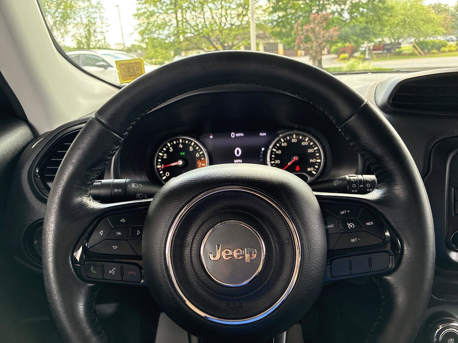 Used 2017 Jeep Renegade Altitude AWD/4WD image 18