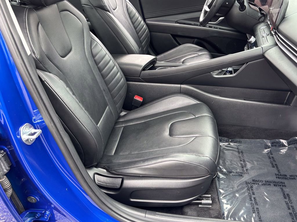 Used 2025 Hyundai Elantra Limited image 36