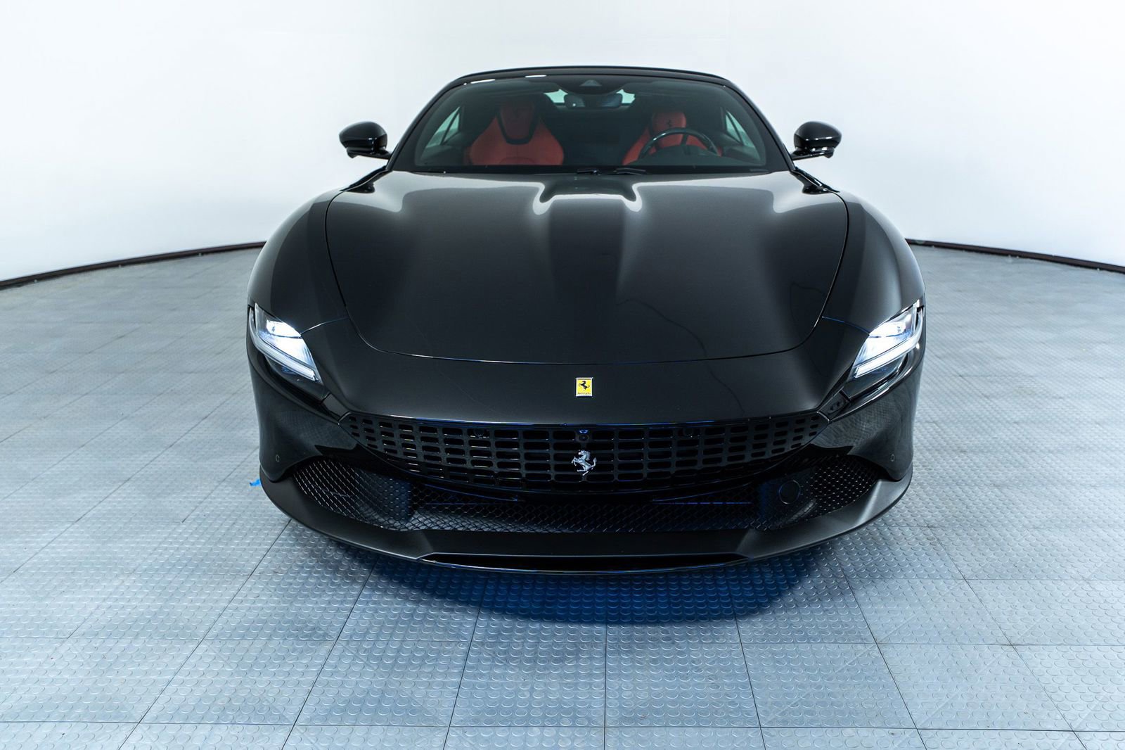 Certified 2025 Ferrari Roma Spider RWD image 40