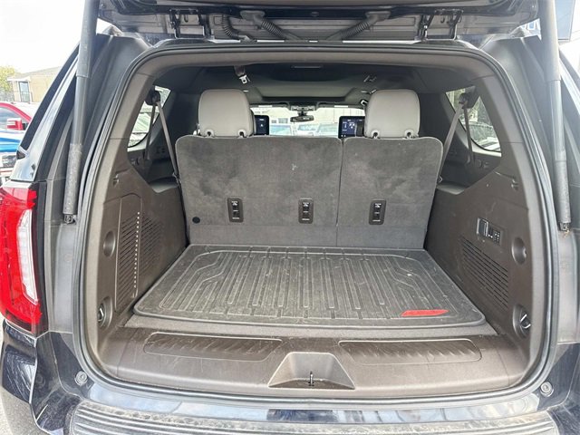 Used 2021 GMC Yukon XL SLT w/ SLT Premium Package image 10