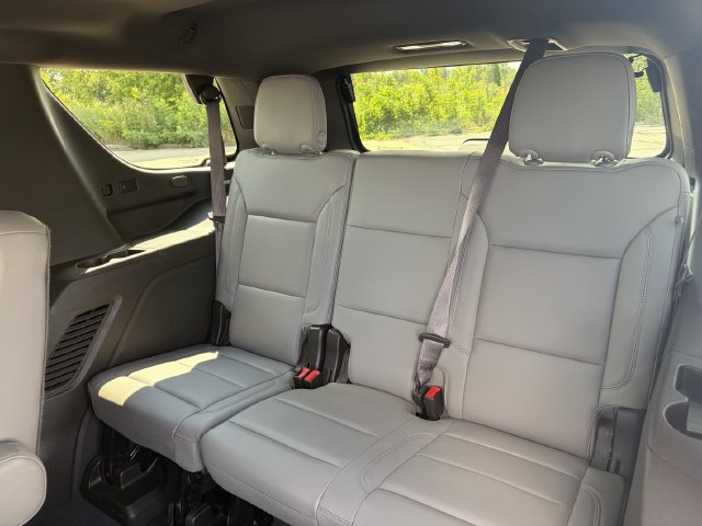Used 2022 Chevrolet Tahoe LT w/ Luxury Package AWD/4WD image 13