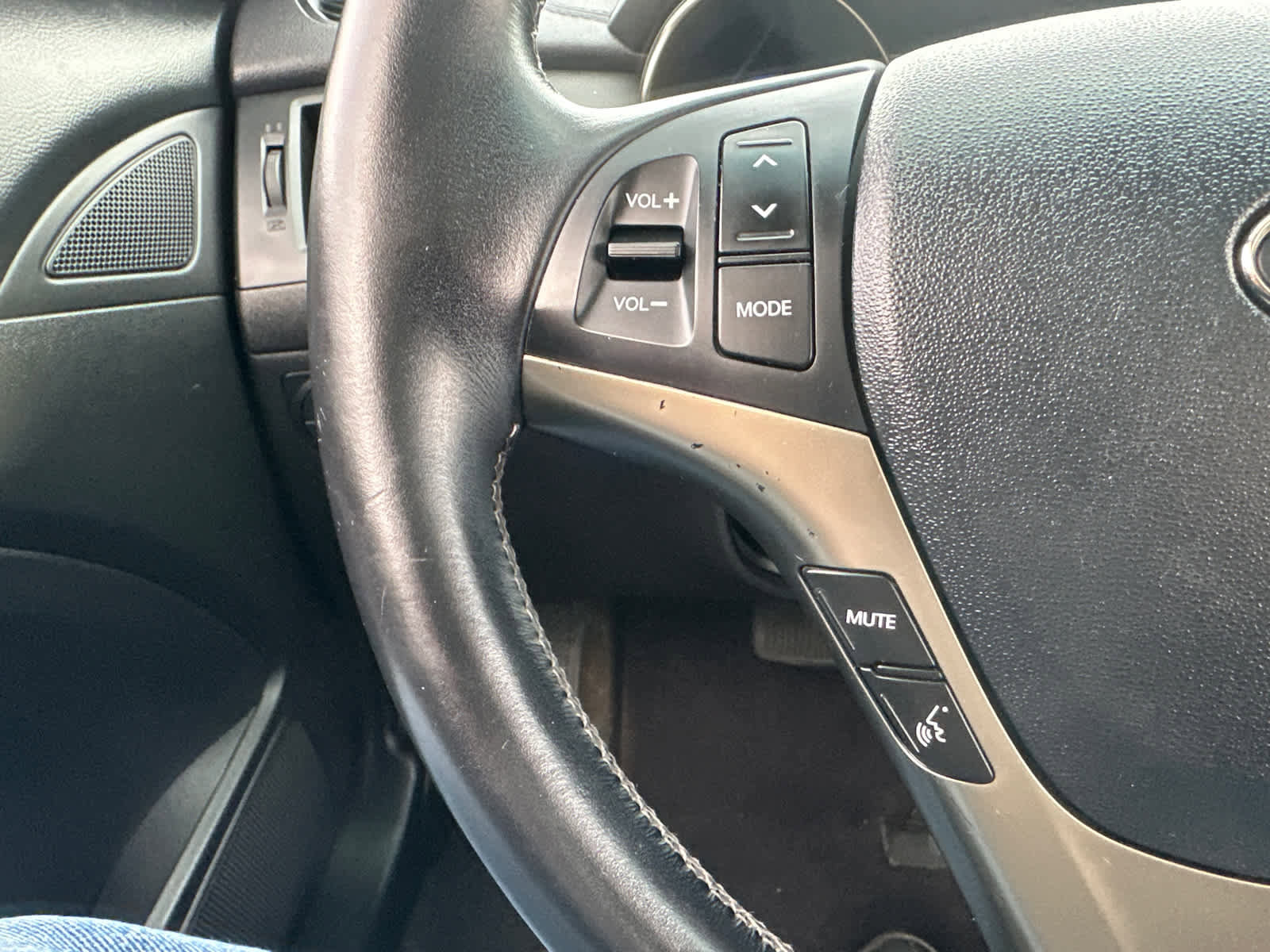 Used 2013 Hyundai Genesis 2.0T image 17