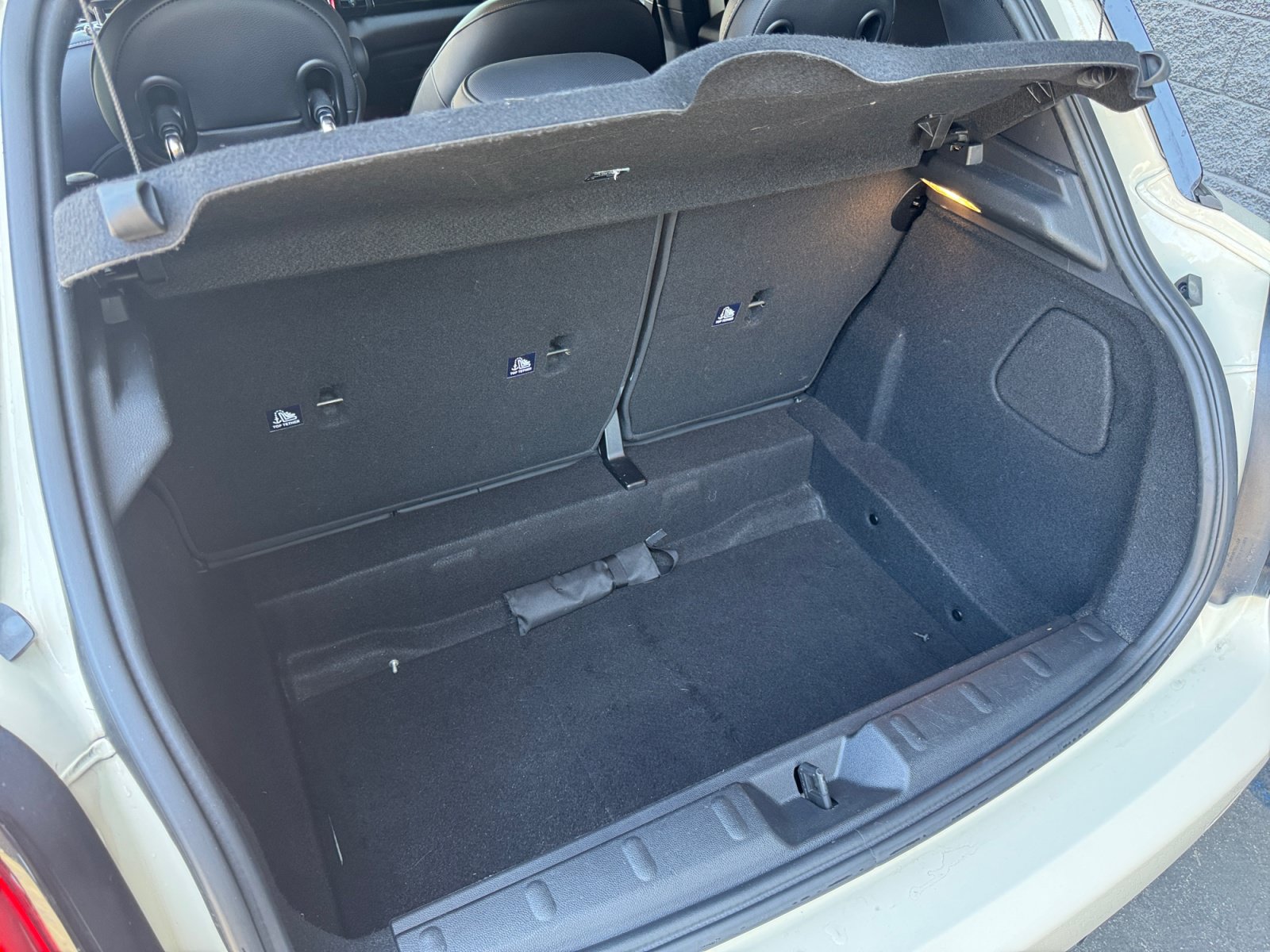 Used 2019 MINI Cooper 4-Door Hardtop w/ Signature Upholstery Package FWD image 22
