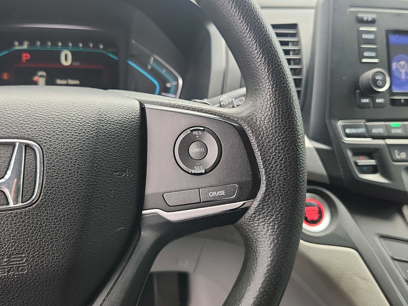 Used 2018 Honda Odyssey LX image 21