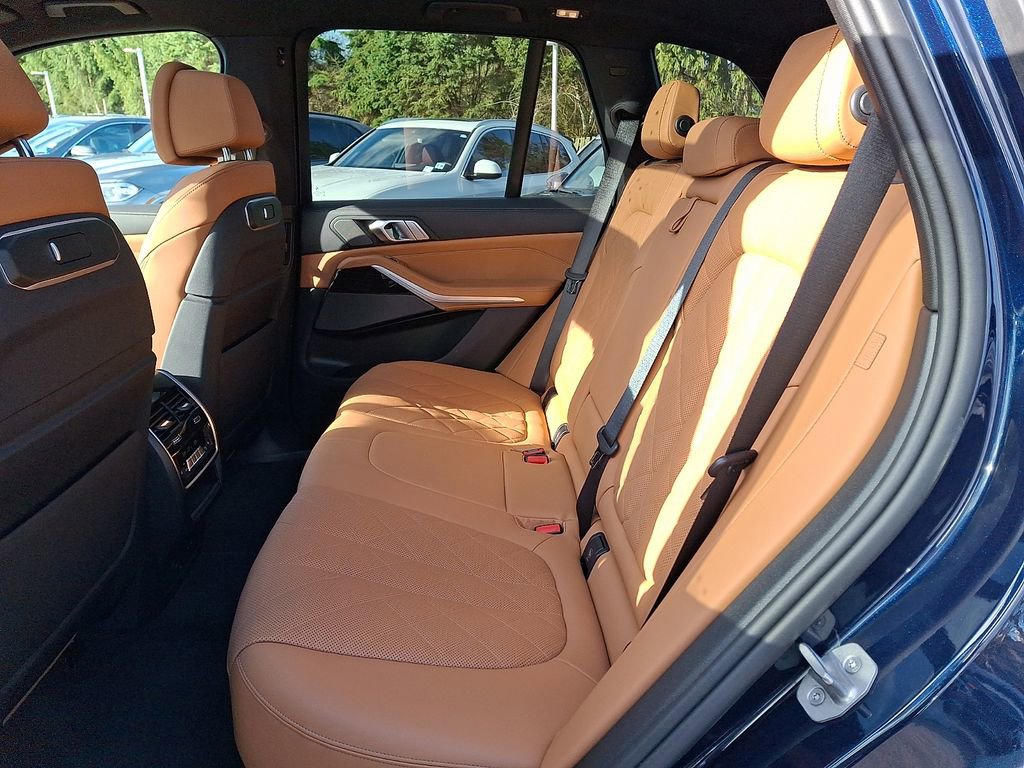 Certified 2024 BMW X5 xDrive40i w/ Premium Package AWD/4WD image 7