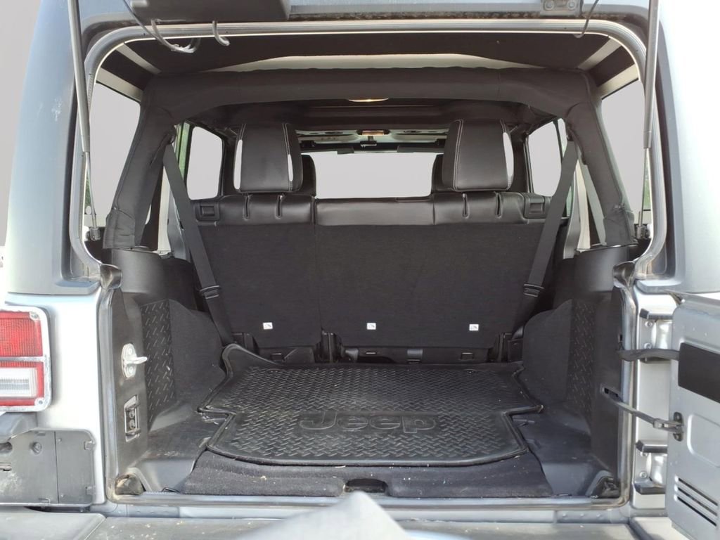 Used 2015 Jeep Wrangler Unlimited Sport AWD/4WD image 32