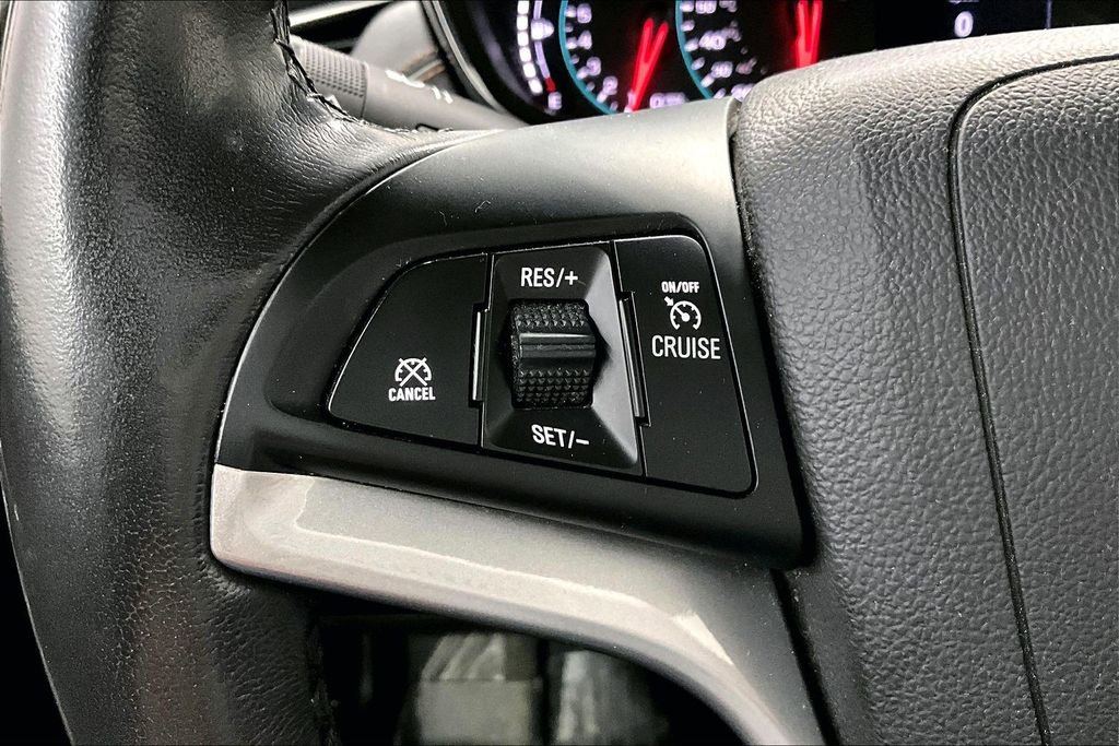 Used 2019 Chevrolet Trax LT w/ Driver Confidence Package image 11