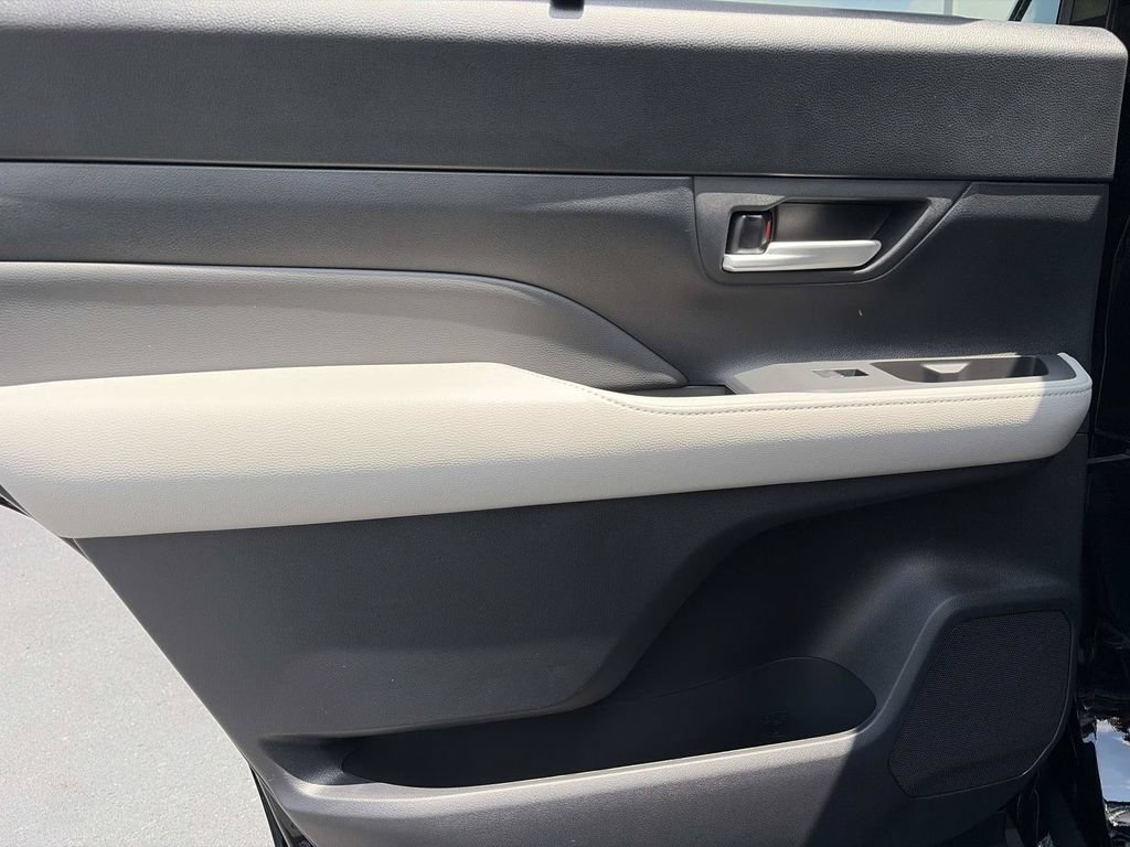 New 2026 Toyota Grand Highlander FWD image 18