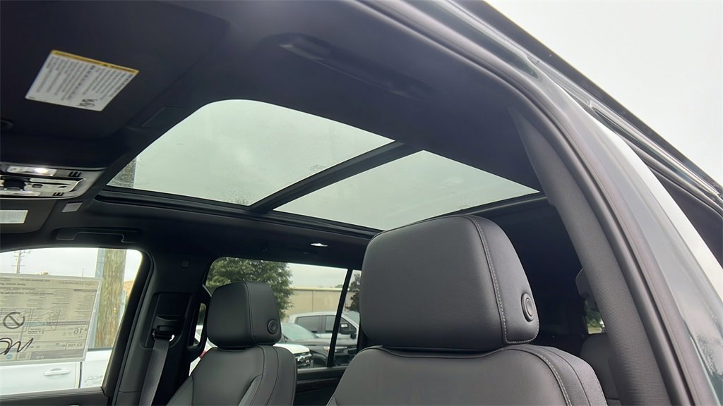 New 2026 Chevrolet Suburban Z71 w/ Comfort Package image 16