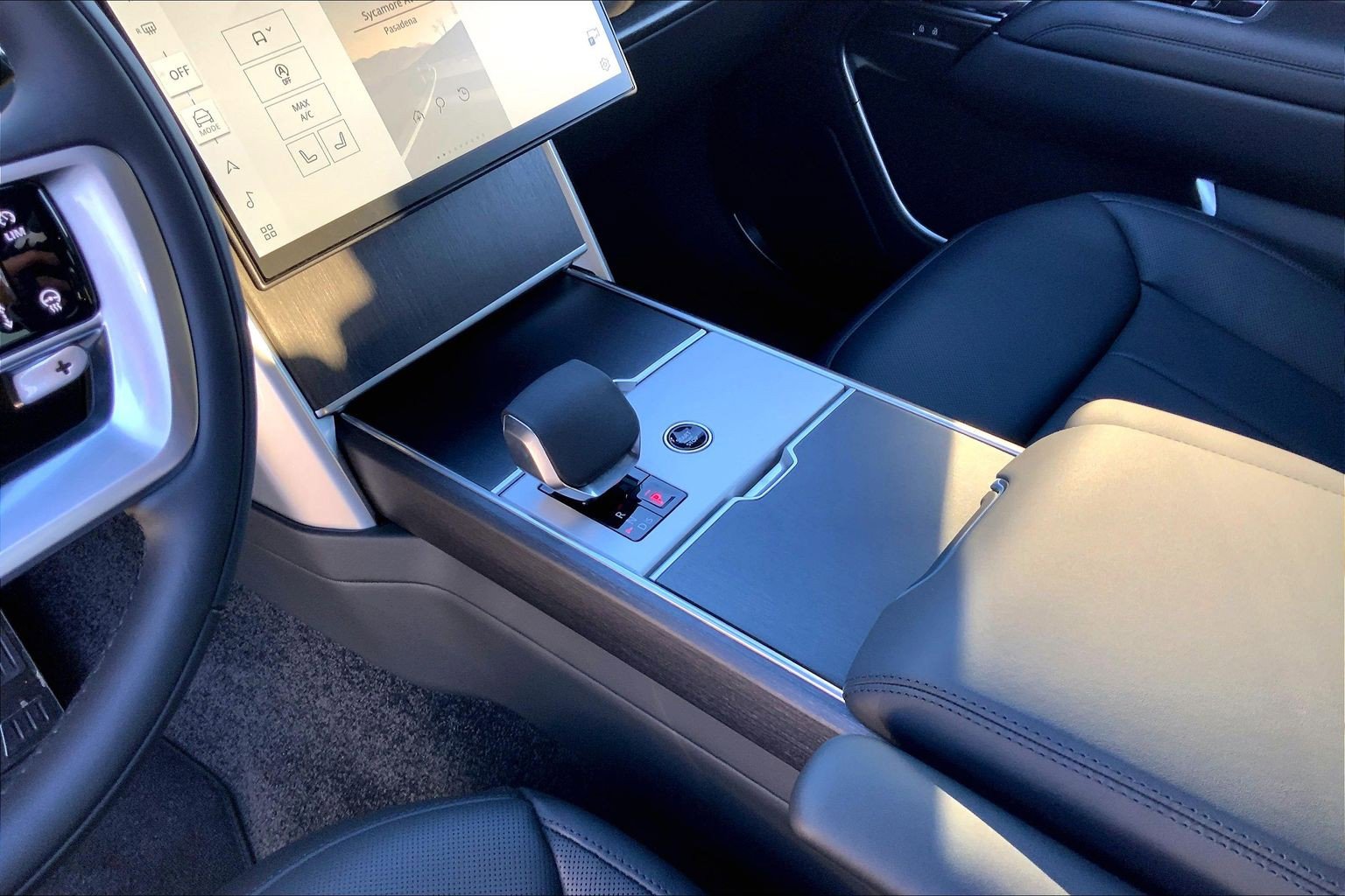 New 2026 Land Rover Range Rover SE AWD/4WD image 10