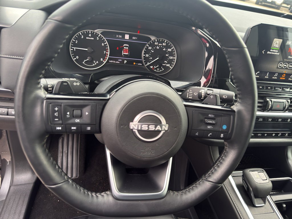 Certified 2024 Nissan Pathfinder SL w/ Black Appearance Package image 16