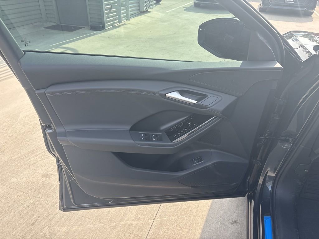 New 2025 Audi Q6 e-tron Premium image 10