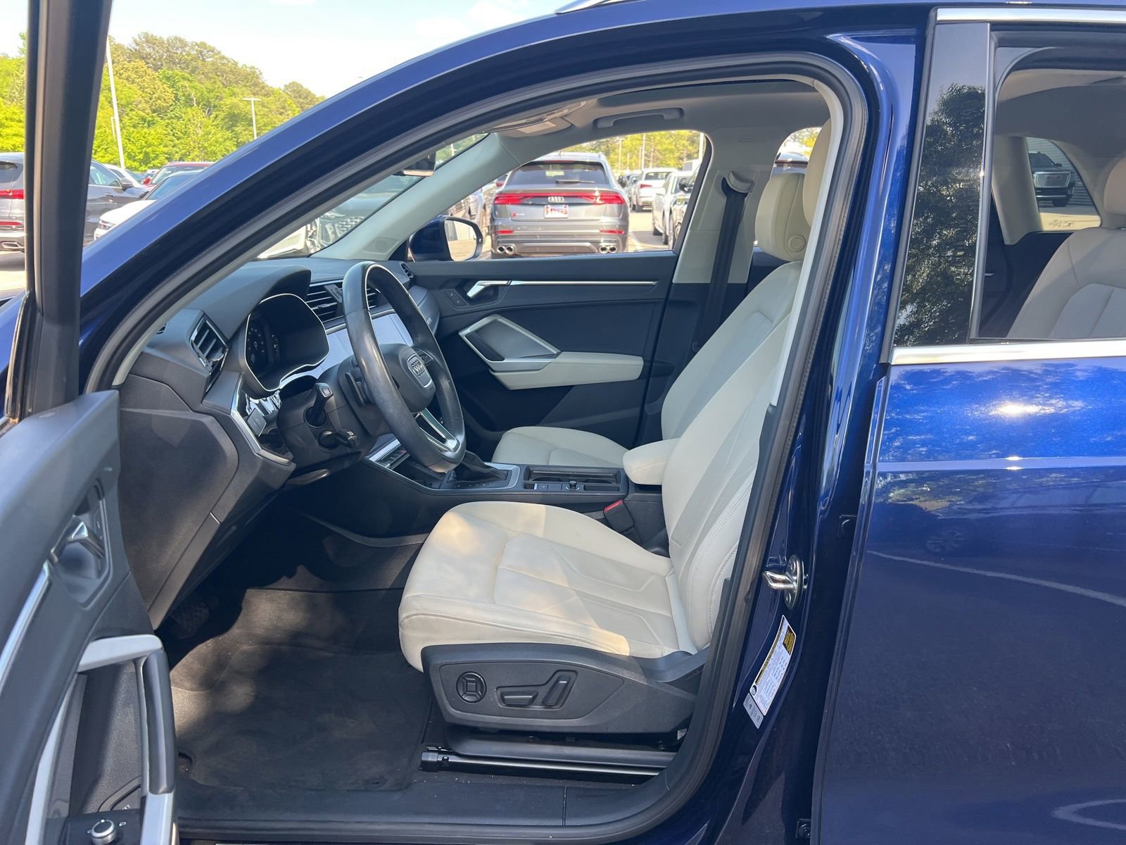 Used 2024 Audi Q3 2.0T Premium Plus image 33