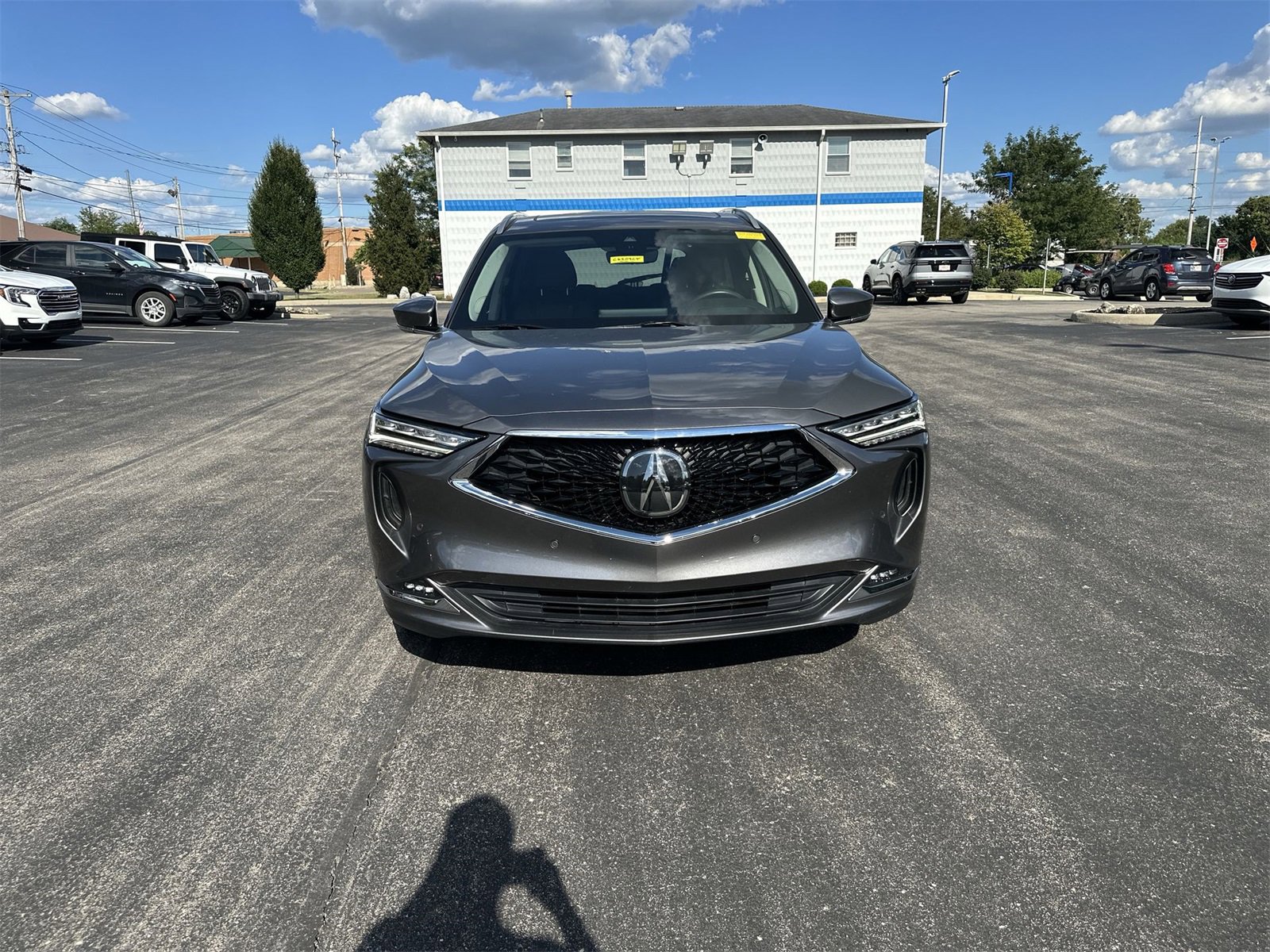 Used 2024 Acura MDX SH-AWD w/ Advance Package image 3