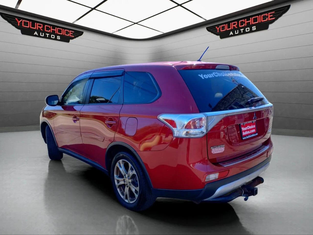 Used 2015 Mitsubishi Outlander SE image 3