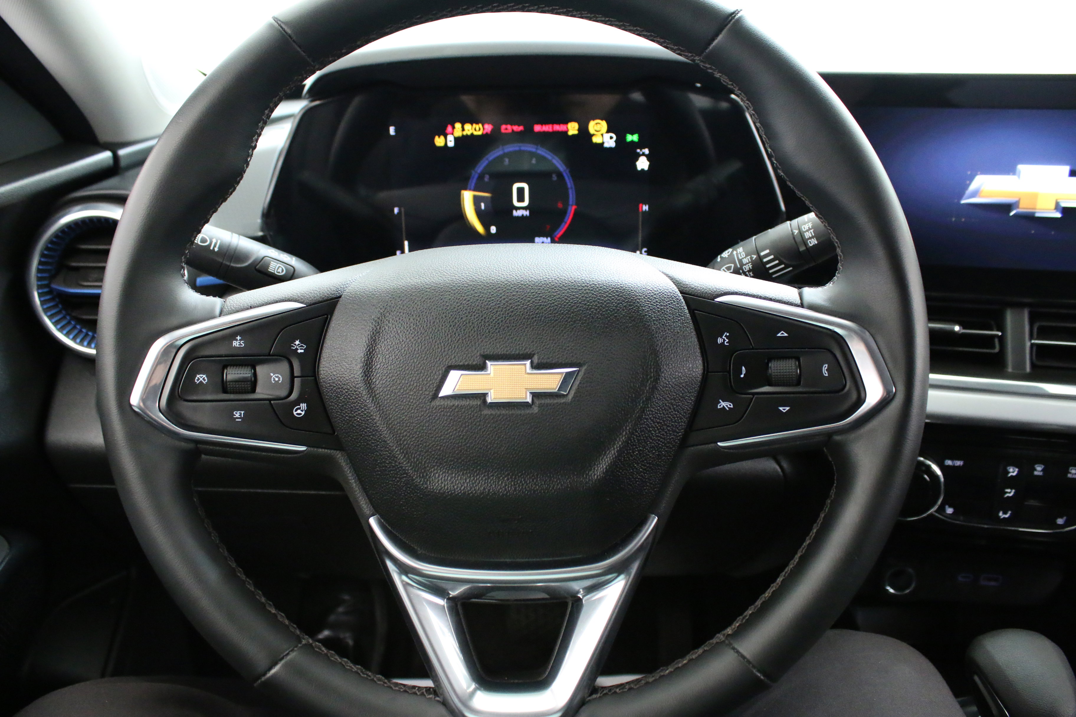 Certified 2024 Chevrolet Trax LT w/ Driver Confidence Package FWD image 12