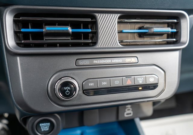 New 2025 Ford Maverick XLT w/ Equipment Group 301A image 19