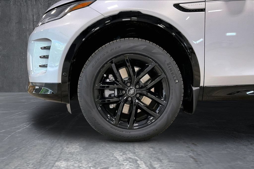 New 2026 Land Rover Discovery Sport Landmark AWD/4WD image 13