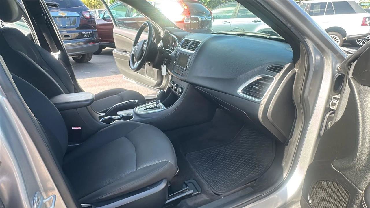Used 2013 Dodge Avenger SXT FWD image 36