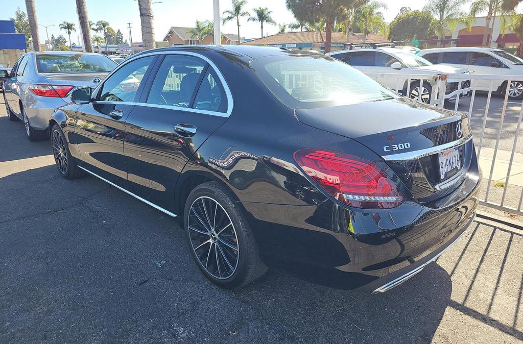 Used 2020 Mercedes-Benz C 300 Sedan w/ Premium Package image 4